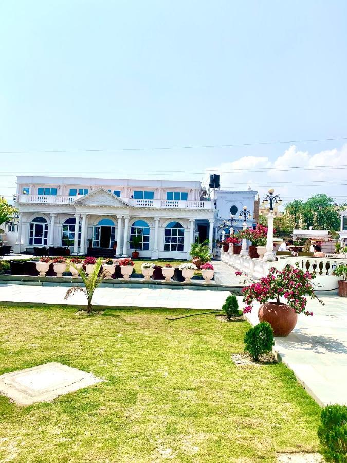 Dream Palace Resort Kathmandu Buitenkant foto